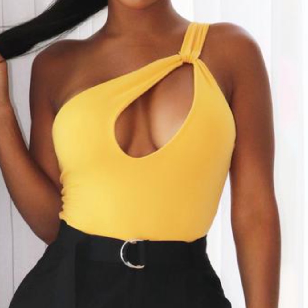 🆕 FN Cut Out One Shoulder Bodysuit